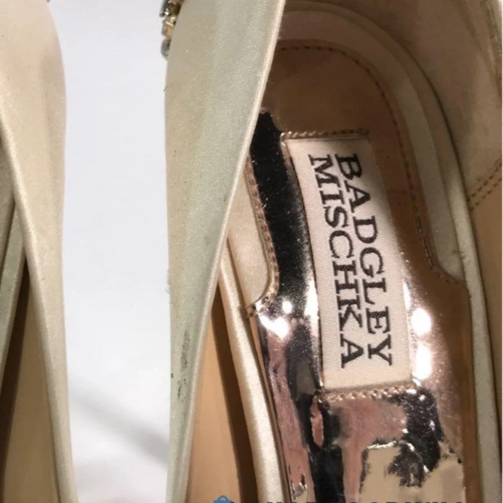 Women’s Badgley Mischka Kiara Satin Embellished Peep Toe Pump Cream Size 7.5M